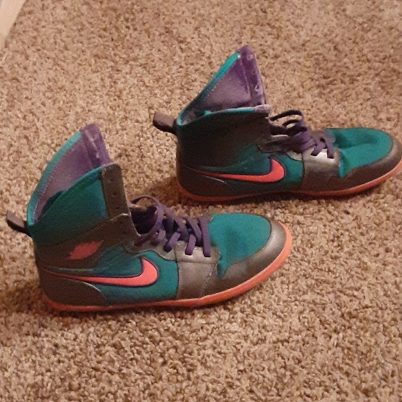 Shoes - Picture 1 of 1